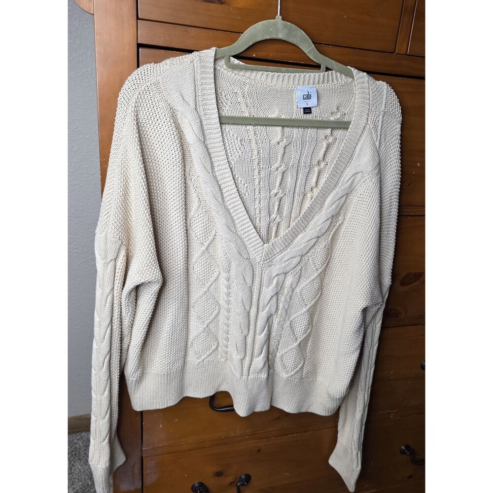 Cabi Sweater Size Large Cream Oversized Cropped V Neck Cable Knit Cottage Core